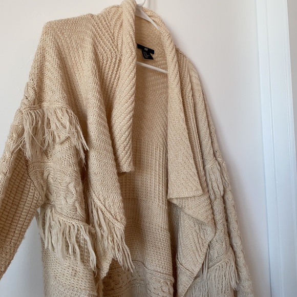 H&M fringe sweater - Picture 6 of 6